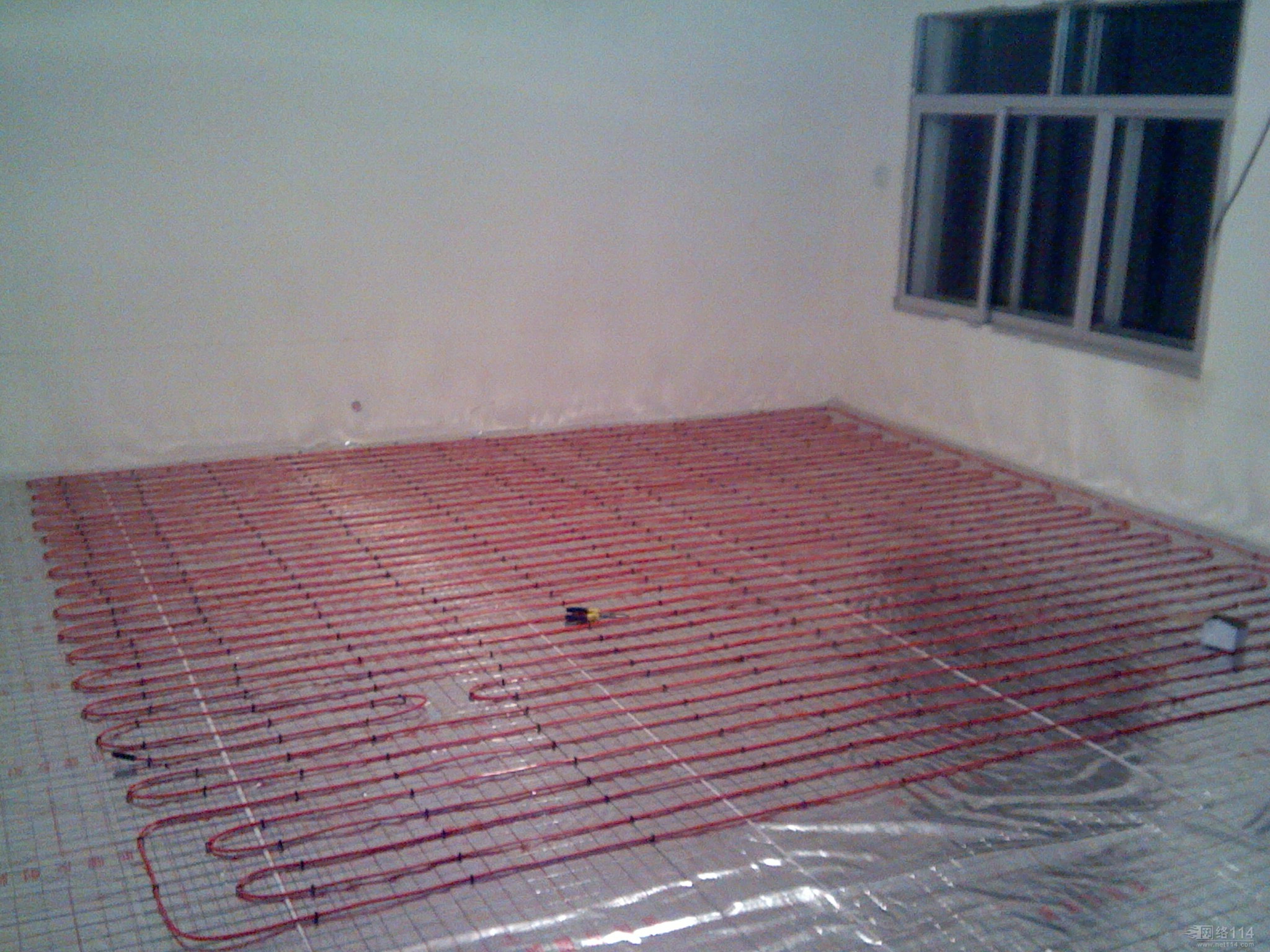 “地暖危害”謠言從盛到衰 一年間科學理性如何驅散迷霧